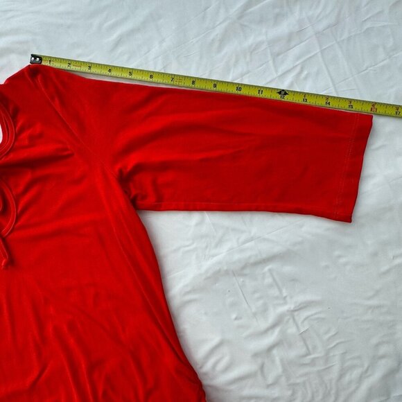 Luc Fontaine women Top Red Ruched Sides, 3/4 Sleeves, Keyhole Neckline Size 6 - Picture 4 of 15